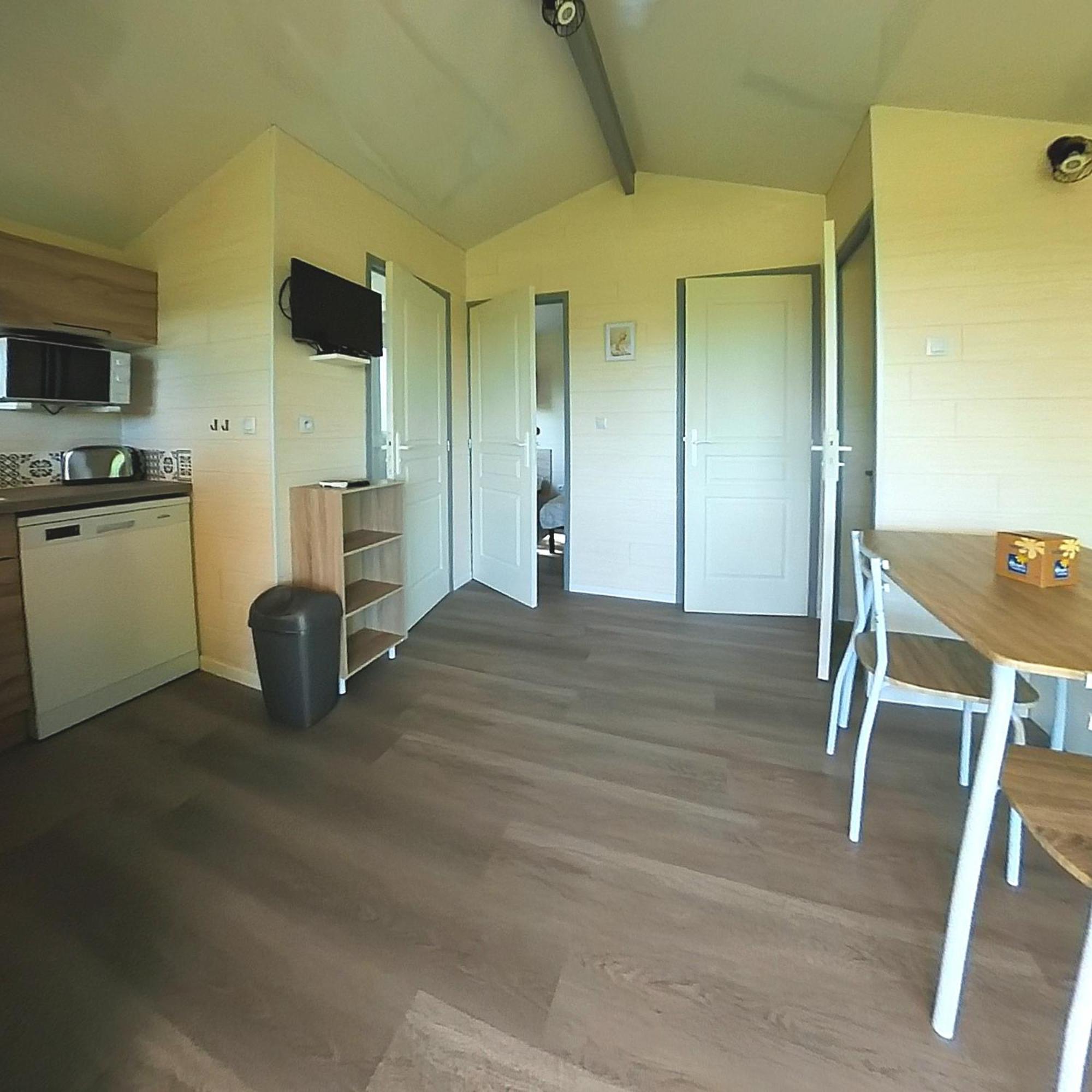 Camping Les Terrasses De Dordogne Rouffignac Saint-Cernin Room photo