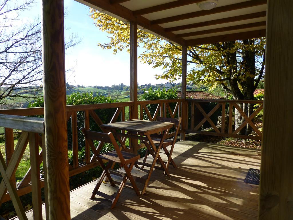 Camping Les Terrasses De Dordogne Rouffignac Saint-Cernin Exterior photo