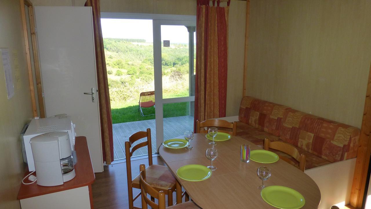 Camping Les Terrasses De Dordogne Rouffignac Saint-Cernin Exterior photo